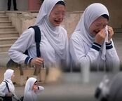 برخورد با حجاب در جمهوری آذربایجان؛ دانش‌آموز از مدرسه رانده شد، معلم در خیابان درس داد